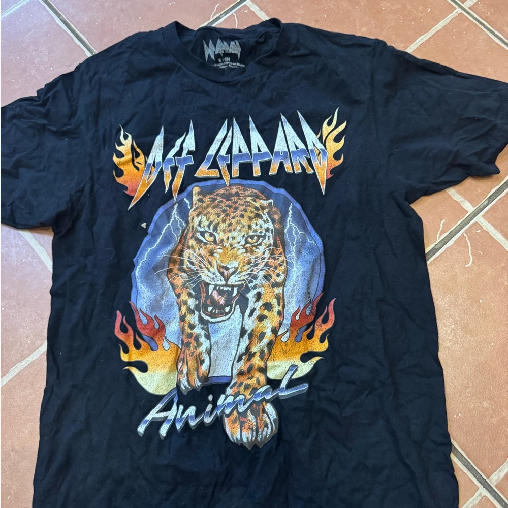 Def Leppard Graphic T-Shirt